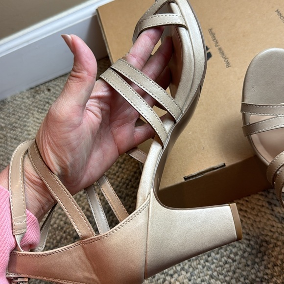 Easy Street Women's, Elated Sandal, Nude Pearlized, Size 11M - Picture 11 of 16